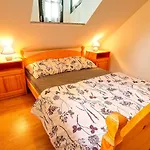 Sara Apartman *